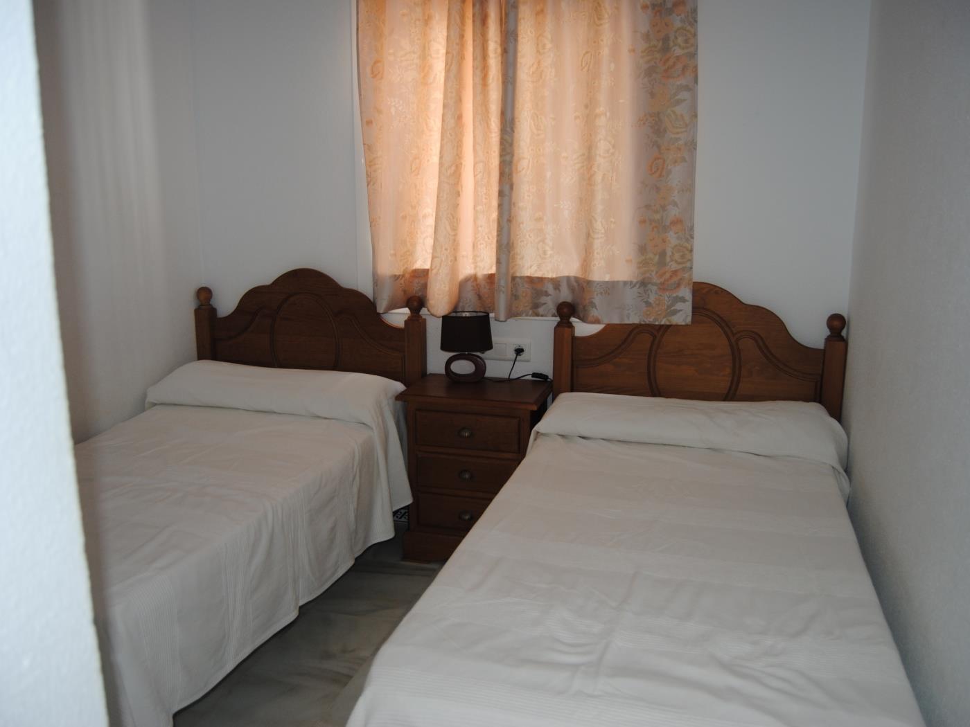 Ref V6. Apartamento de dos dormitorios en planta baja en Chiclana de la Frontera