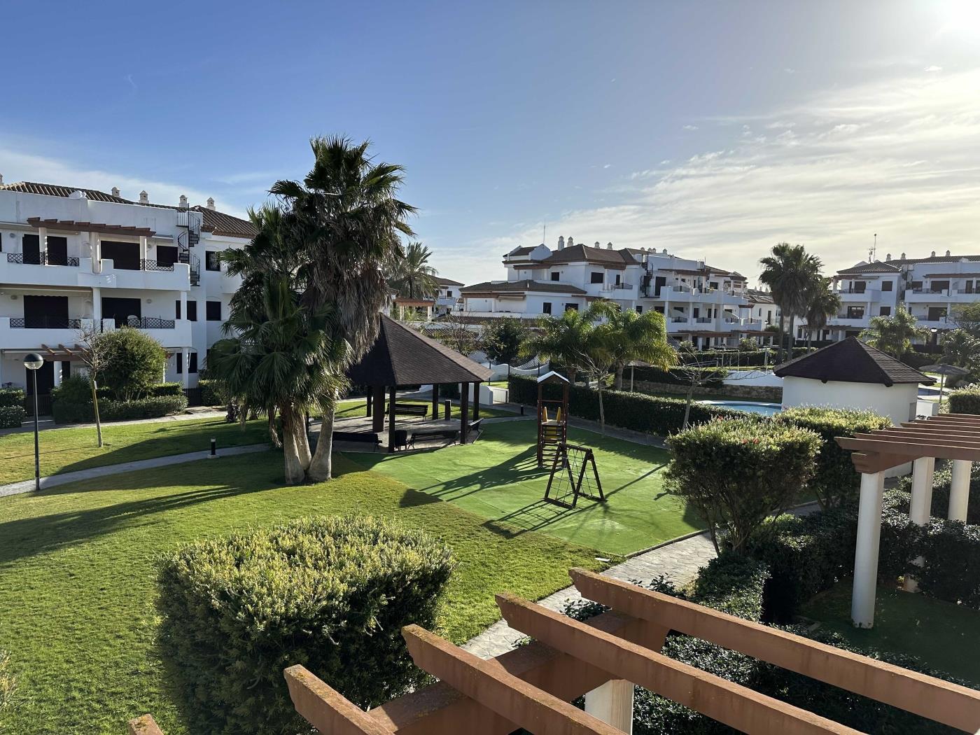 Ref 1B9. FIRST FLOOR APARTMENT WITH VIEWS TO THE GARDEN in Chiclana de la frontera