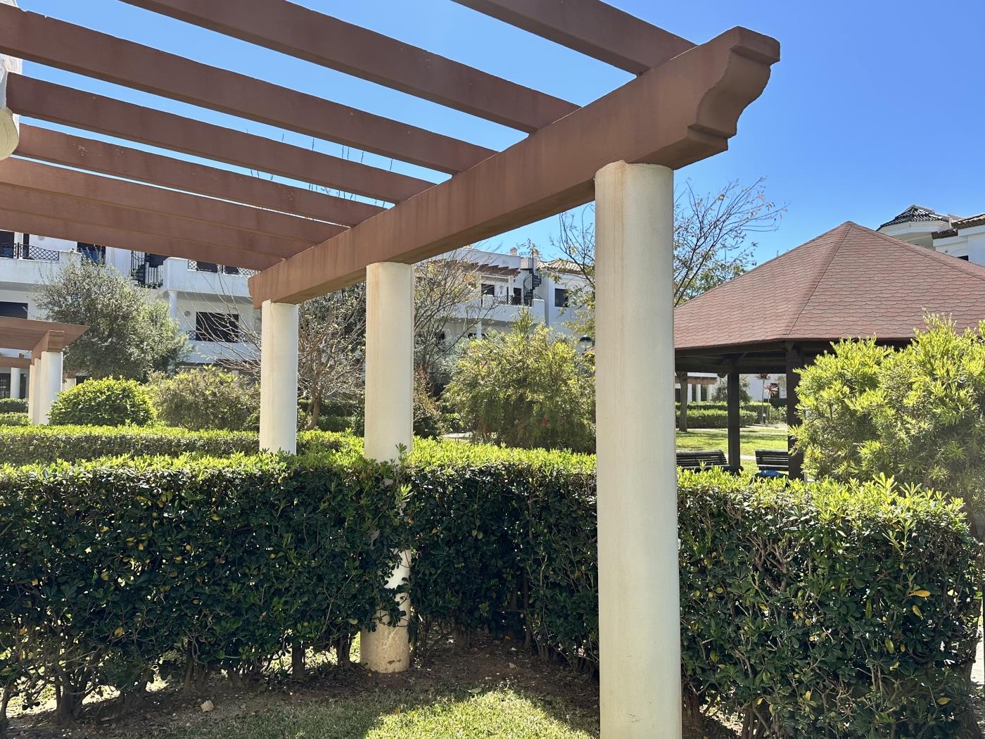 Ref 5/5. GROUND FLOOR APARTMENT WITH GARDEN VIEWS in Chiclana de la frontera