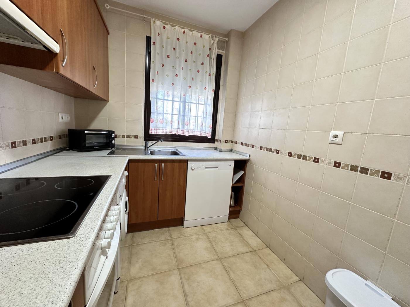 Ref 5/5. GROUND FLOOR APARTMENT WITH GARDEN VIEWS in Chiclana de la frontera