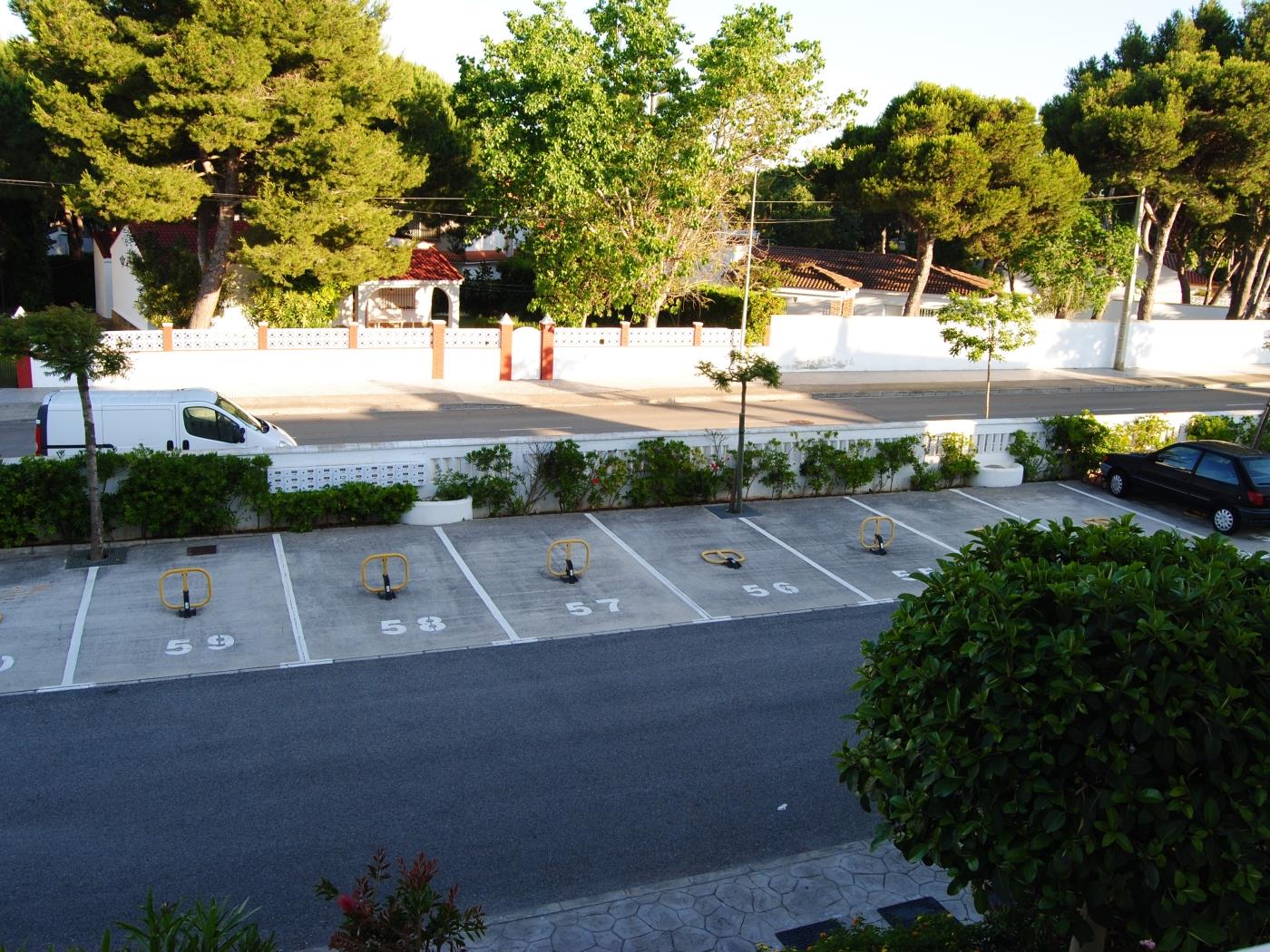 Ref 5/5. GROUND FLOOR APARTMENT WITH GARDEN VIEWS in Chiclana de la frontera
