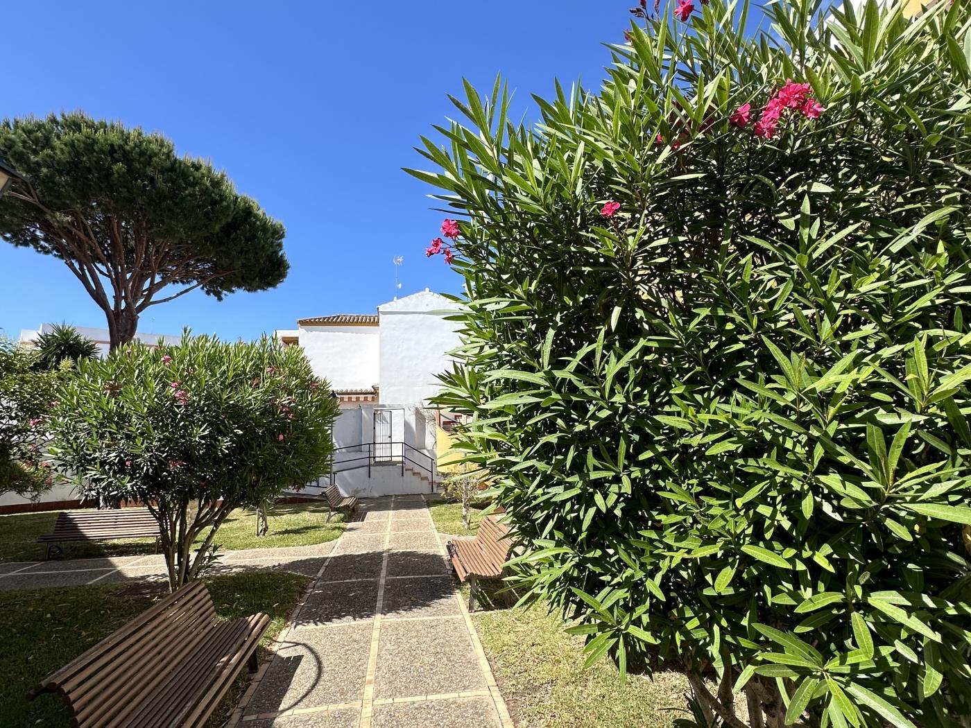 Ref. 27. TWO BEDROOM APARTMENT ON THE FIRST FLOOR. in Chiclana de la frontera