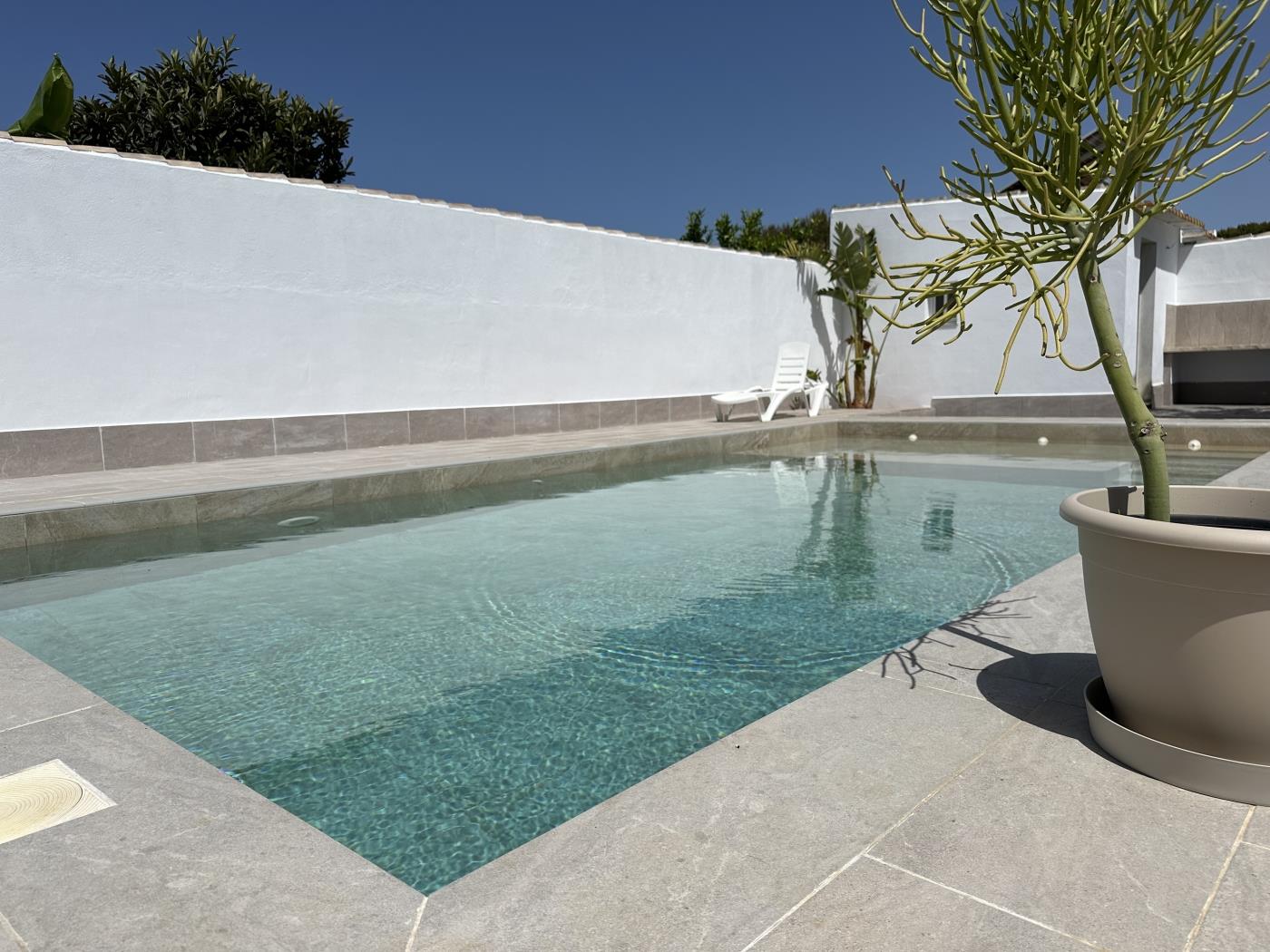 Ref Villa Pizarra- 6. Beautifull and modern Chalet with pool in Chiclana de la frontera