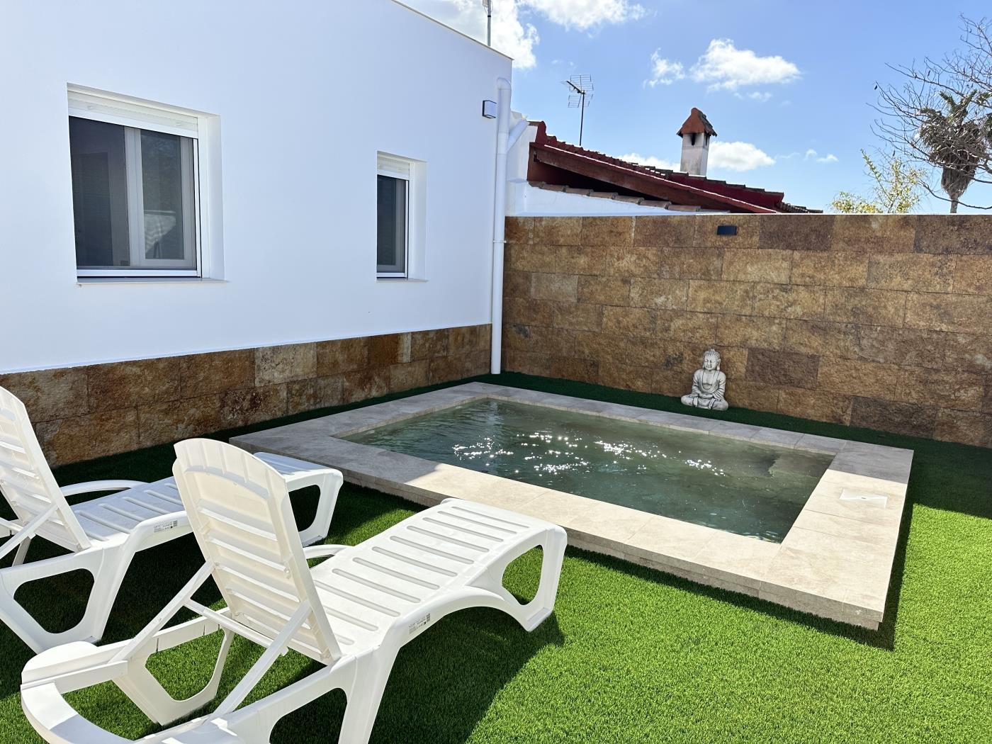 Ref P2. APARTAMENTO DE 1 HABITACIÓN CON PISCINA PRIVADA. en Chiclana de la Frontera