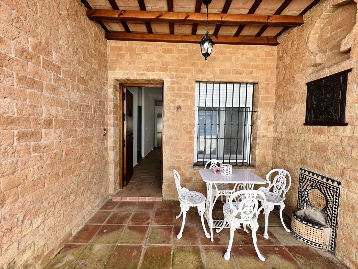 Ref P1. CHALET WITH TWO BEDROOMS AND PRIVATE POOL. in Chiclana de la Frontera