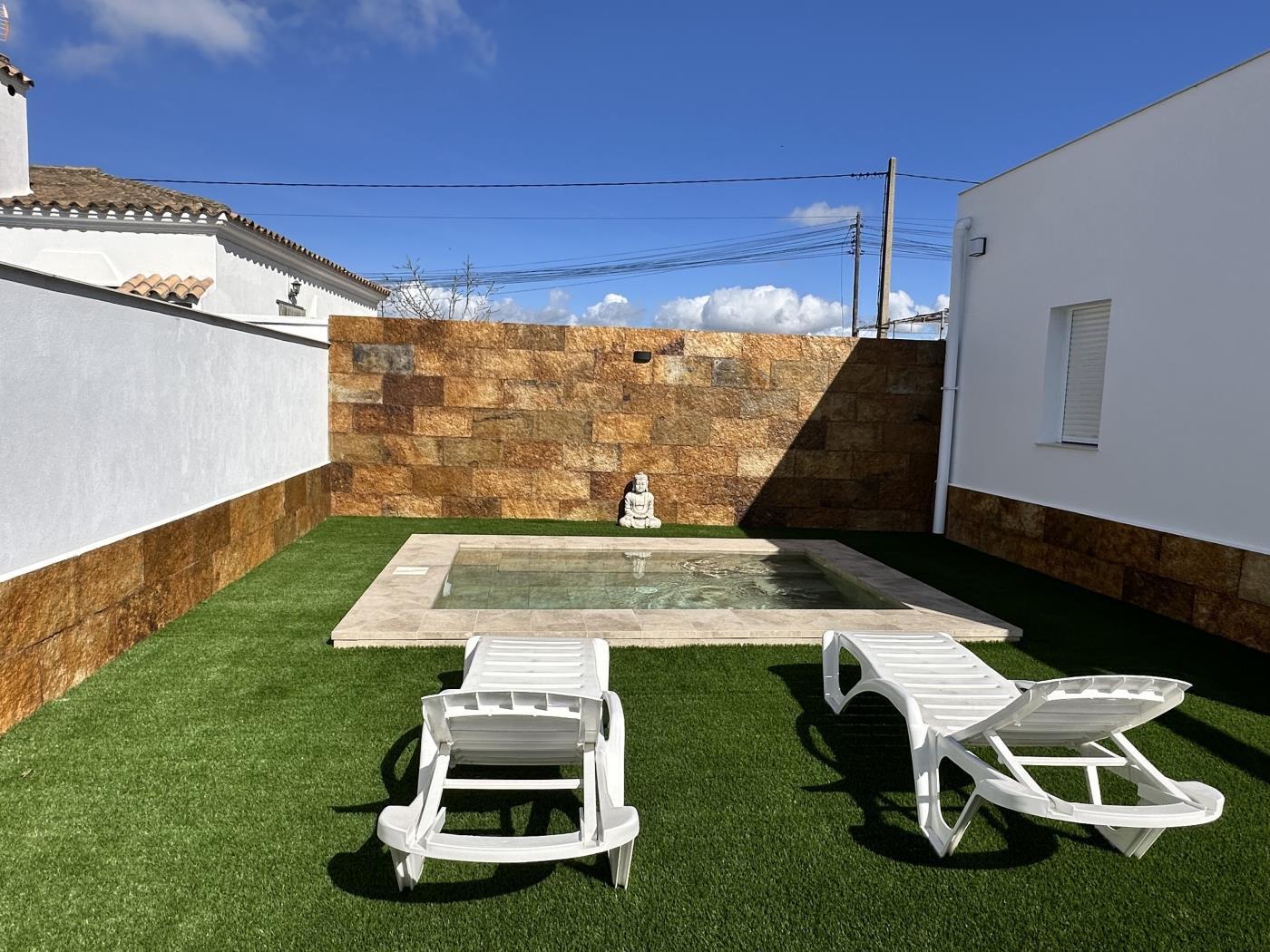 Ref P2. 1 BEDROOM APARTMENT WITH PRIVATE POOL. in Chiclana de la Frontera