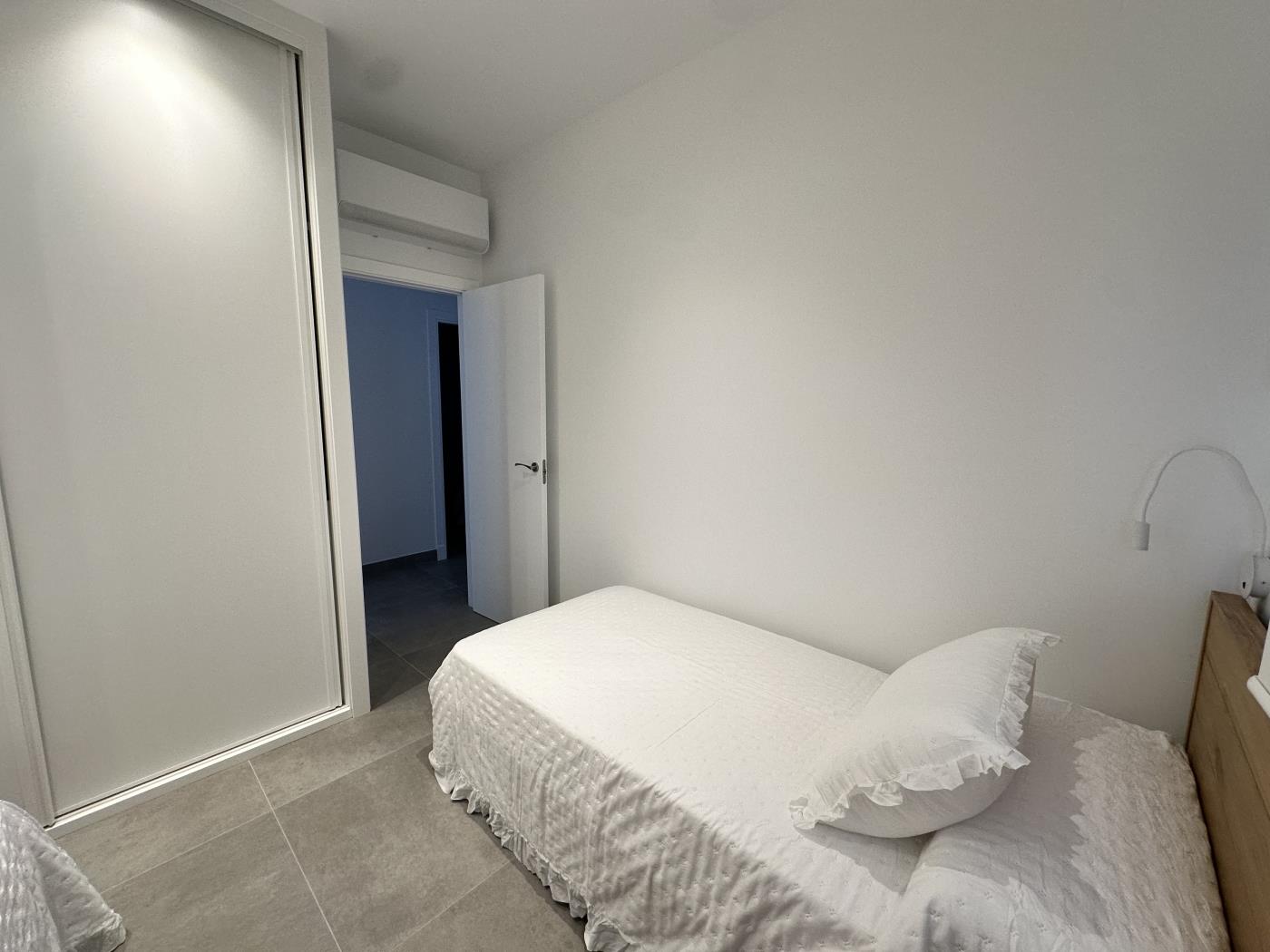 Ref A. VILLA WITH TRHEE BEDROOMS AND PRIVATE POOL. in Chiclana de la frontera