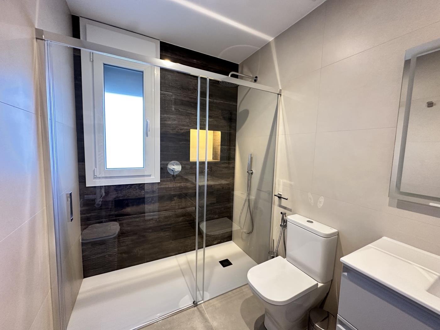 Ref A. VILLA WITH TRHEE BEDROOMS AND PRIVATE POOL. in Chiclana de la frontera