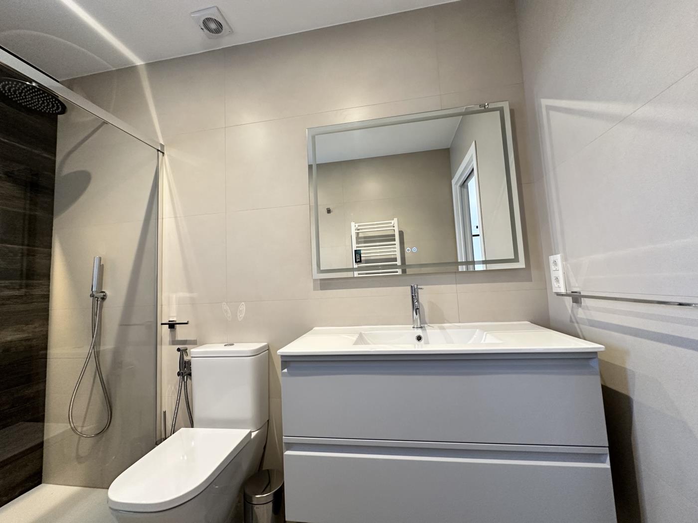 Ref A. VILLA WITH TRHEE BEDROOMS AND PRIVATE POOL. in Chiclana de la frontera