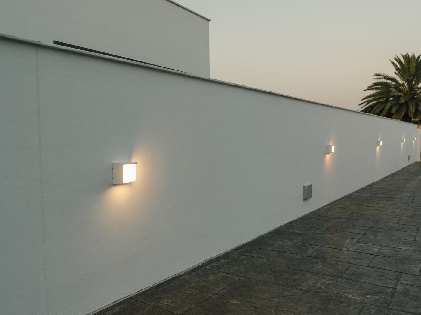 Ref B. VILLA WITH TRHEE BEDROOMS AND PRIVATE POOL. in Chiclana de la frontera