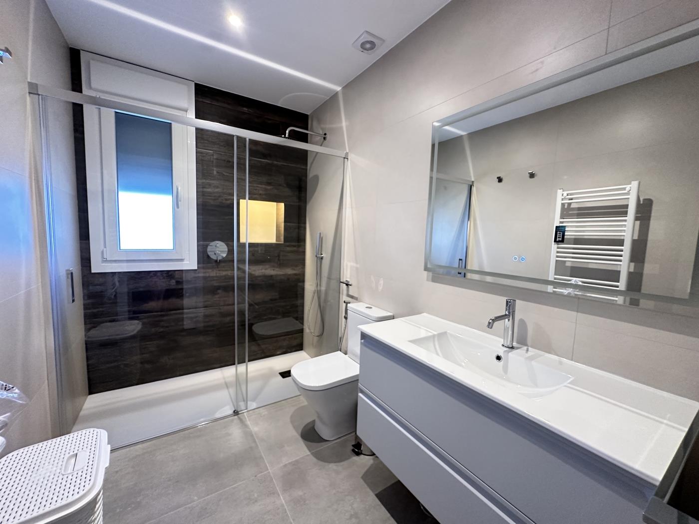 Ref B. VILLA WITH TRHEE BEDROOMS AND PRIVATE POOL. in Chiclana de la frontera