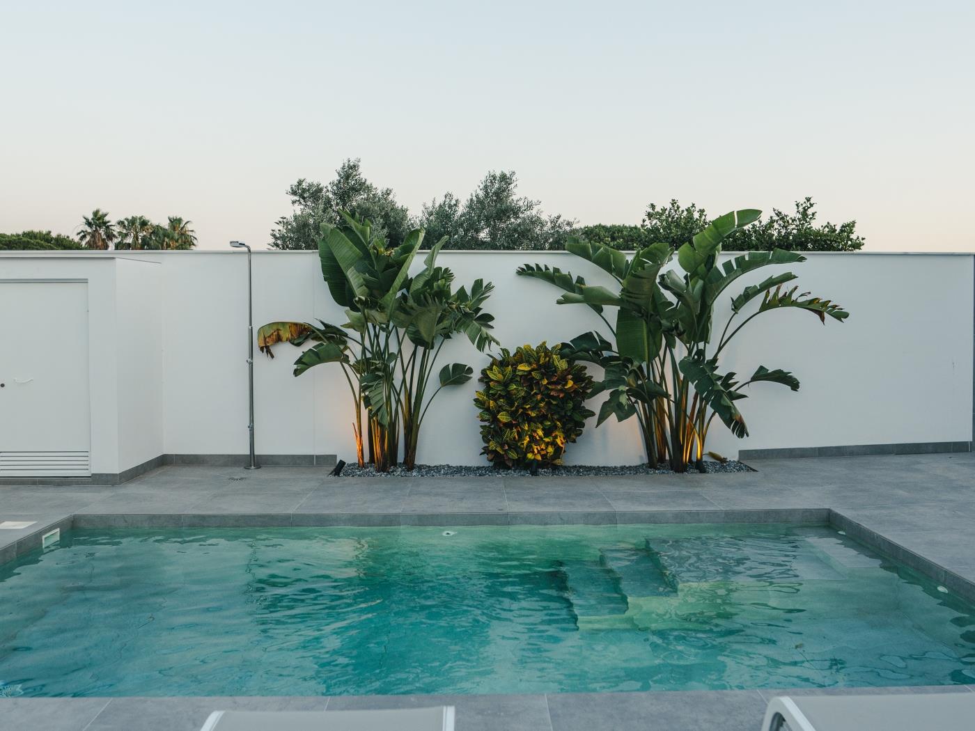 Ref B. VILLA WITH TRHEE BEDROOMS AND PRIVATE POOL. in Chiclana de la frontera